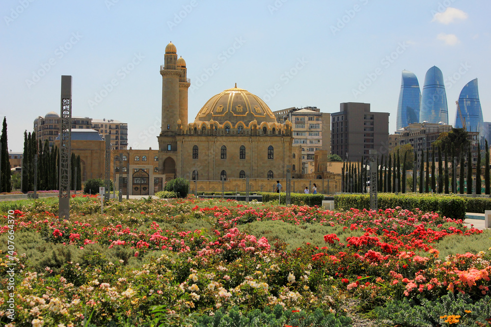Obraz premium Baku city. Azerbaijan. Mosque in the city center.