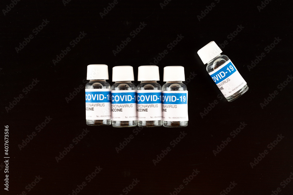 Covid-19 coronavirus bottigliette vaccino