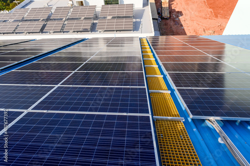 Solar panels at power plants that install solar panels using solar energy