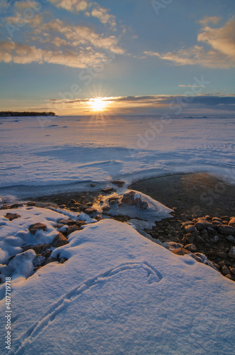 584-69 Peninsula Winter Shore Sunset
