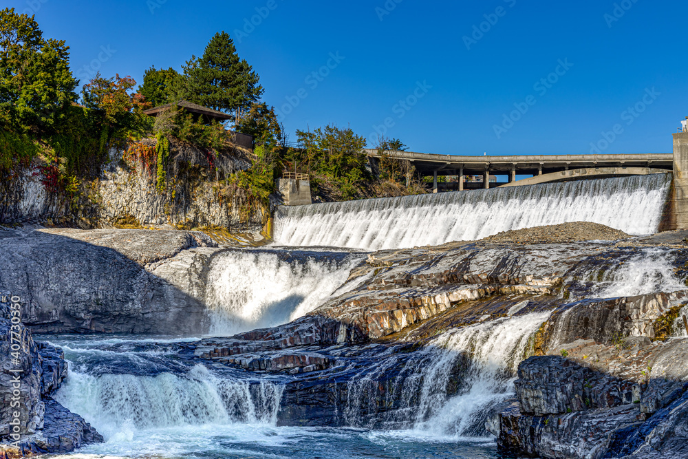 Obraz premium waterfall on the river