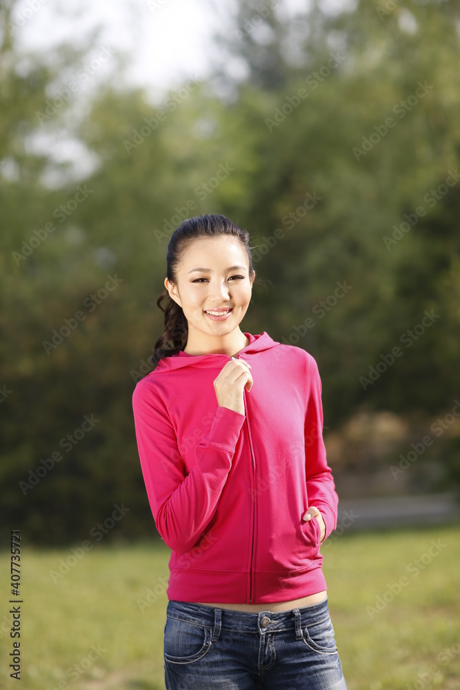 Young woman doing exercise in the outdoors Young woman doing exercise in the outdoors