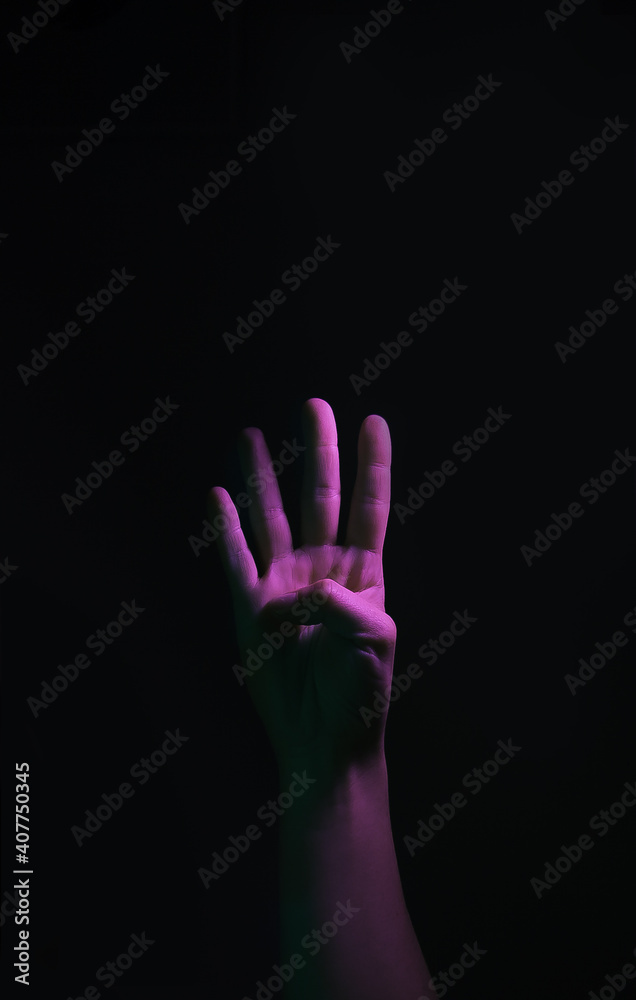mano rosa y verde mano rosa y verde