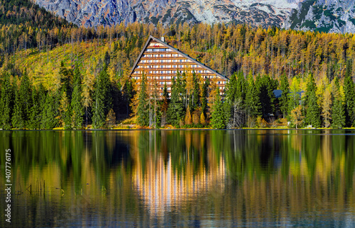 Obraz na płótnie Scenic mountain lake Strbske pleso (Strbske lake) and High Tatras national park, Slovakia w salonie
