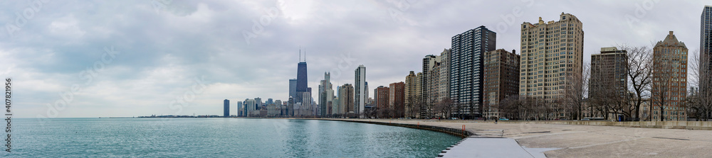 Skyscapers and skylin of Chicago and Lake Michigan from Milennium Park Skyscapers and skylin of Chicago and Lake Michigan from Milennium Park