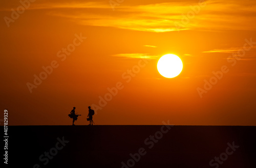 Atardecer  puesta de sol  en Castelsardo  Italia