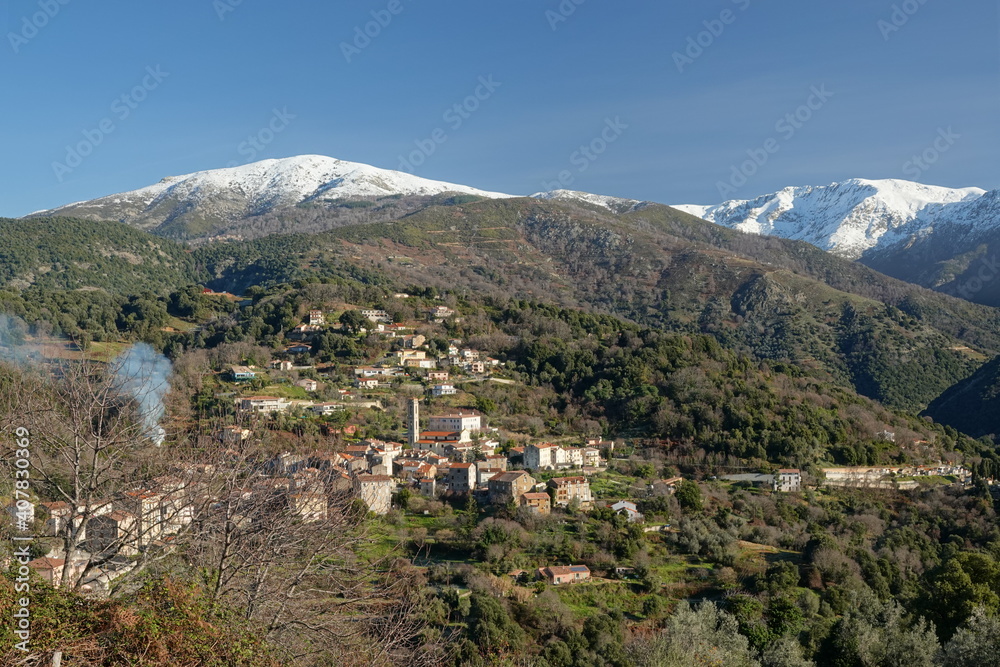 Le village de Vico en Corse