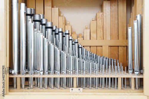Blick in eine Orgel -  Orgelpfeifen