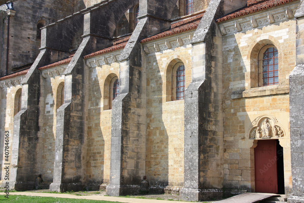 Contreforts de la basilique de Vézelay en Bourgogne, France Contreforts de la basilique de Vézelay en Bourgogne, France