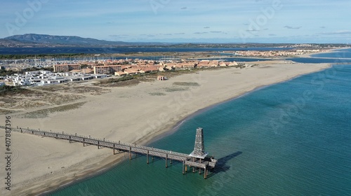 Survol de Port-Leucate, son port et ses plages photo