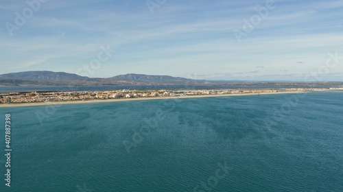 Survol de Port-Leucate, son port et ses plages © Lotharingia
