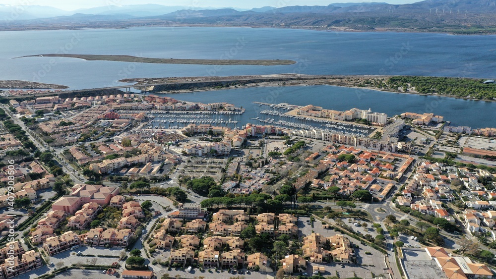 Obraz premium survol du littoral de l'Aude de Leucate-plage à port-Leucate