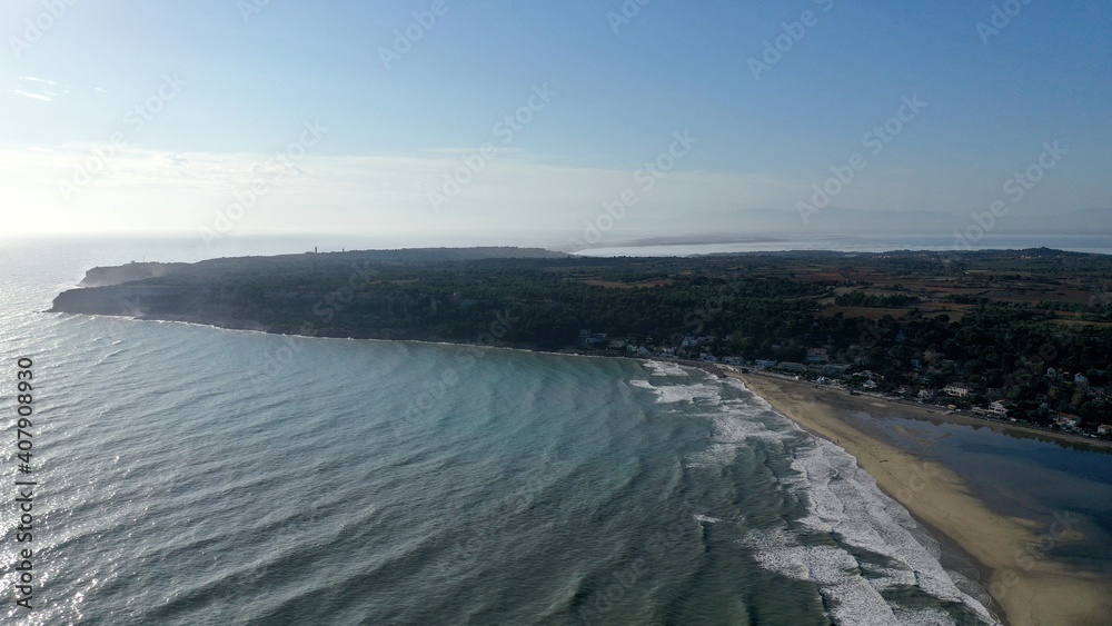 falaise et plage de Leucate et la Franqui, vue du ciel falaise et plage de Leucate et la Franqui, vue du ciel
