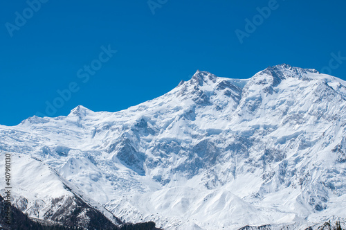 snow covered mountains © Tanzeel Rehman