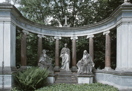Auf dem Stadtfriedhof Engesohde in Hannover photo