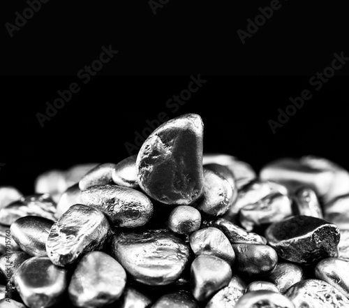 Fotografie Nickel is a chemical element, pure industrial use or in metal alloys, corrosion
