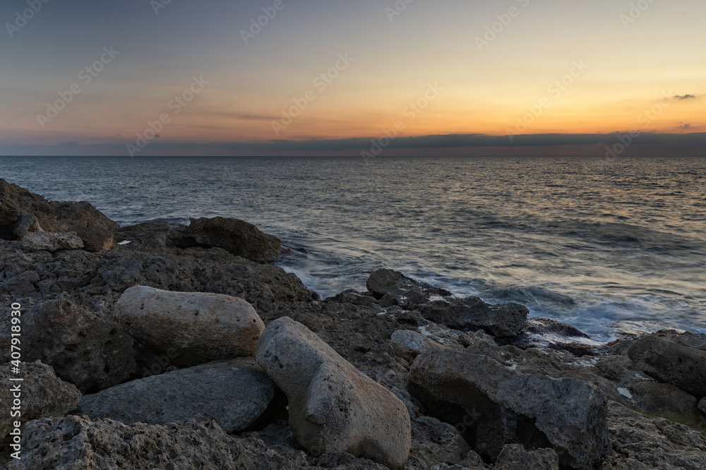 observing the sea at sunset and breathing the air helps you feel good with your body and mind