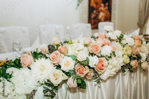 Fototapeta Naklejka Na Ścianę i Meble -  Floral compositions of the wedding hall