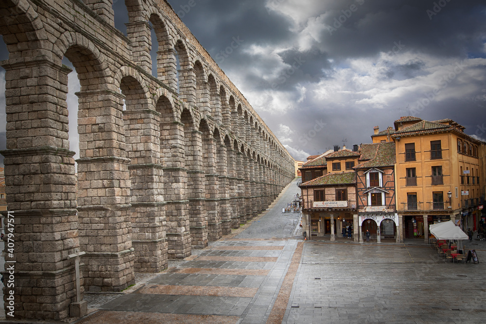 Acueducto de Segovia y del  famoso meson de Candido.