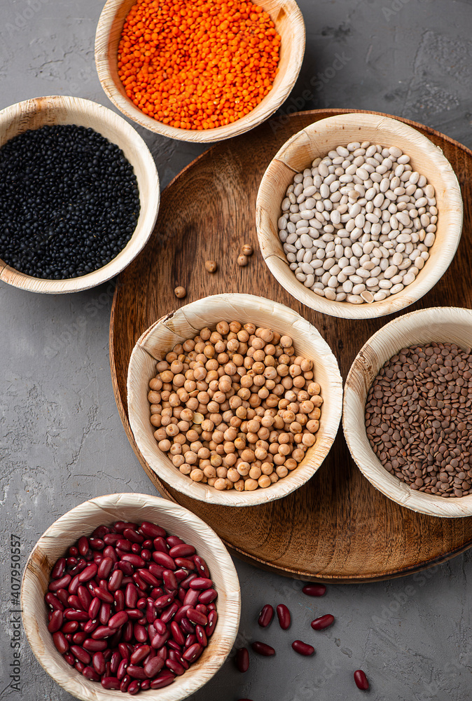 Different vegetable protein sources: beans, lentils, chickpeas