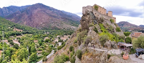 Tableau sur toile Paysage avec le village corse de Corte