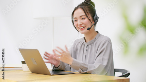 テレワーク・リモートワーク・女性 photo