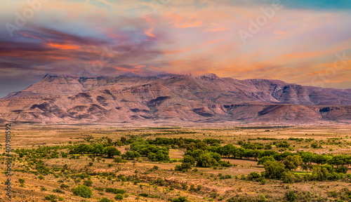 Obraz na płótnie The great karoo arid mountain landscape with dramatic sky w salonie