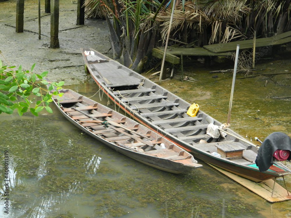 Obraz premium boat on the river
