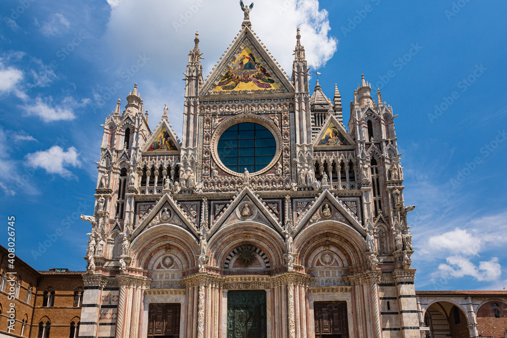 イタリア　シエーナのシエナ大聖堂のファサード