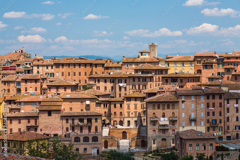 イタリア　シエナの丘から見える旧市街