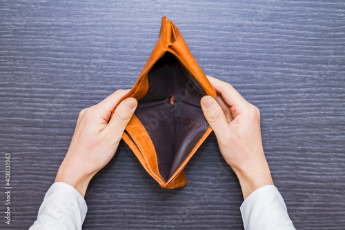 Japanese person lose all cash in wallet