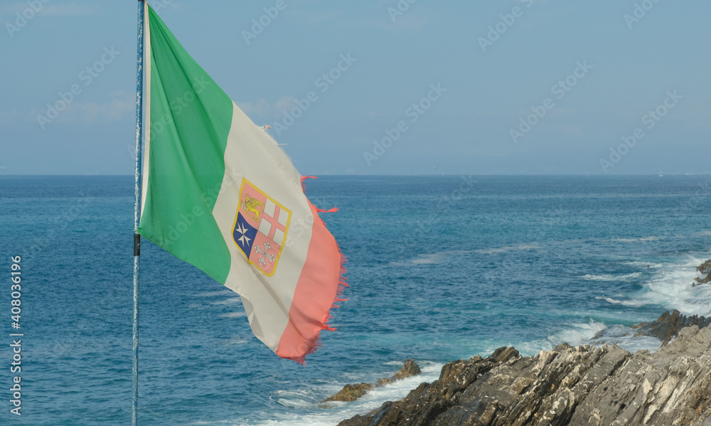Adesivo Bandiera Italiana Con Stemma Marina Mercantile 16x12 Cm, Per Barche E Accessori Nautici