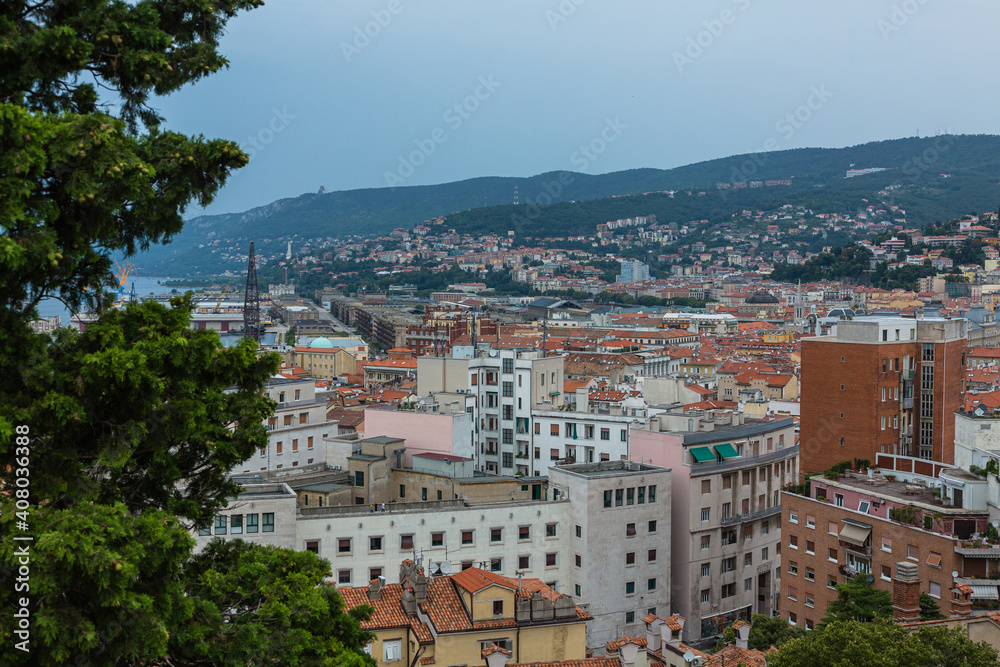 イタリア　トリエステの丘の上から見える市街地