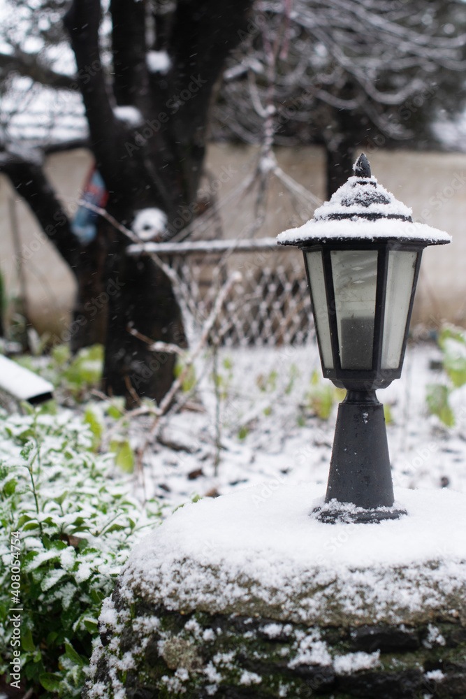 cold, snow-covered streets and houses lifestyle cold, snow-covered streets and houses lifestyle