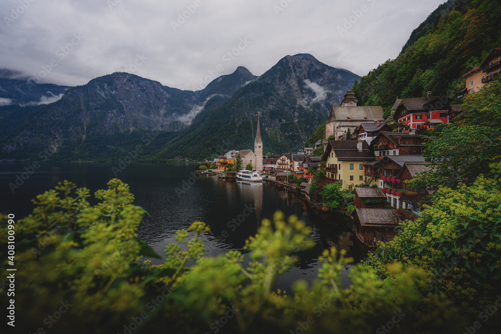Fototapeta premium Austria Hallstatt, Classic view of Hallstat Village.