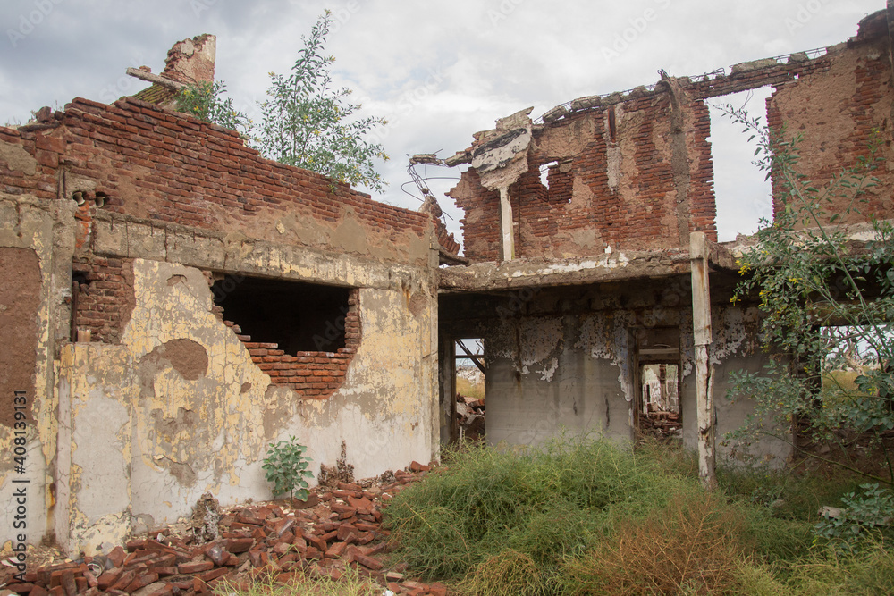 Ruinas de construcción abandonada en Epecuen, Buenos Aires. Ruinas de construcción abandonada en Epecuen, Buenos Aires.