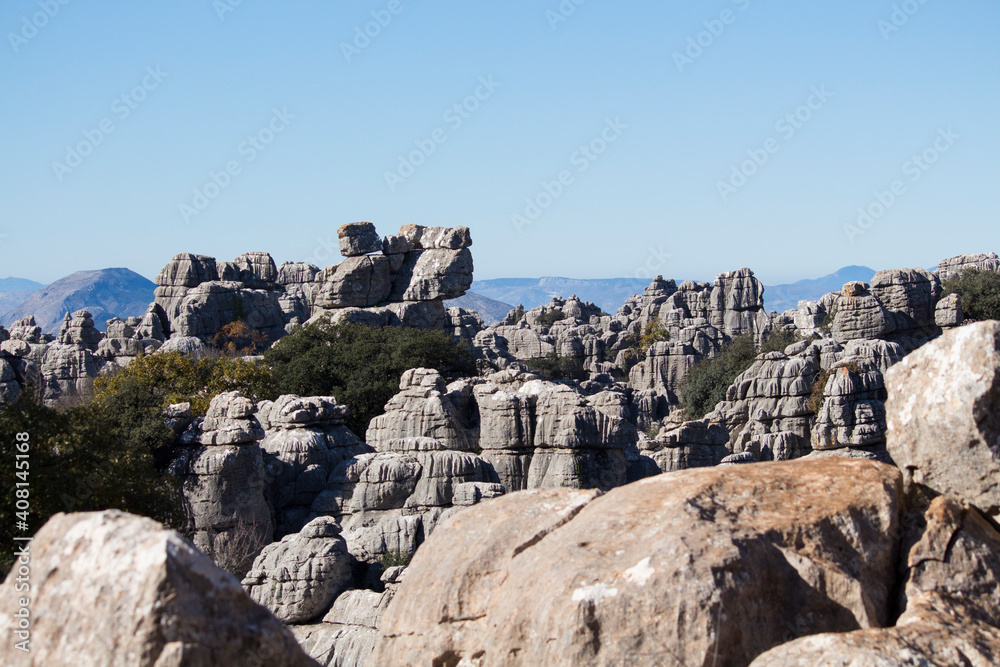 Fototapeta premium Paisaje rocoso muy contrastado. El torcal.