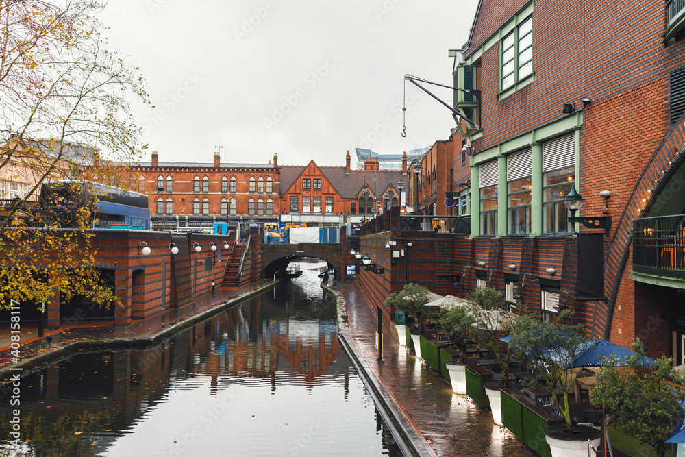 Naklejka premium Although Birmingham in England has existed settlement for over thousand years, today's city is overwhelmingly product of 18th, 19th, and 20th centuries, with little surviving from its early history