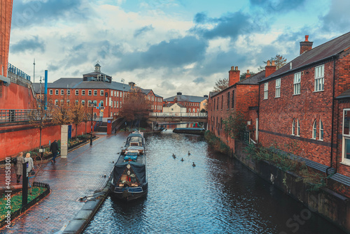 Birmingham’s canals provide vital veins and arteries starting from earliest ages and even nowadays. Birmingham Canal mainline met Worcester and Birmingham Canal at Gas Street Basin. photo