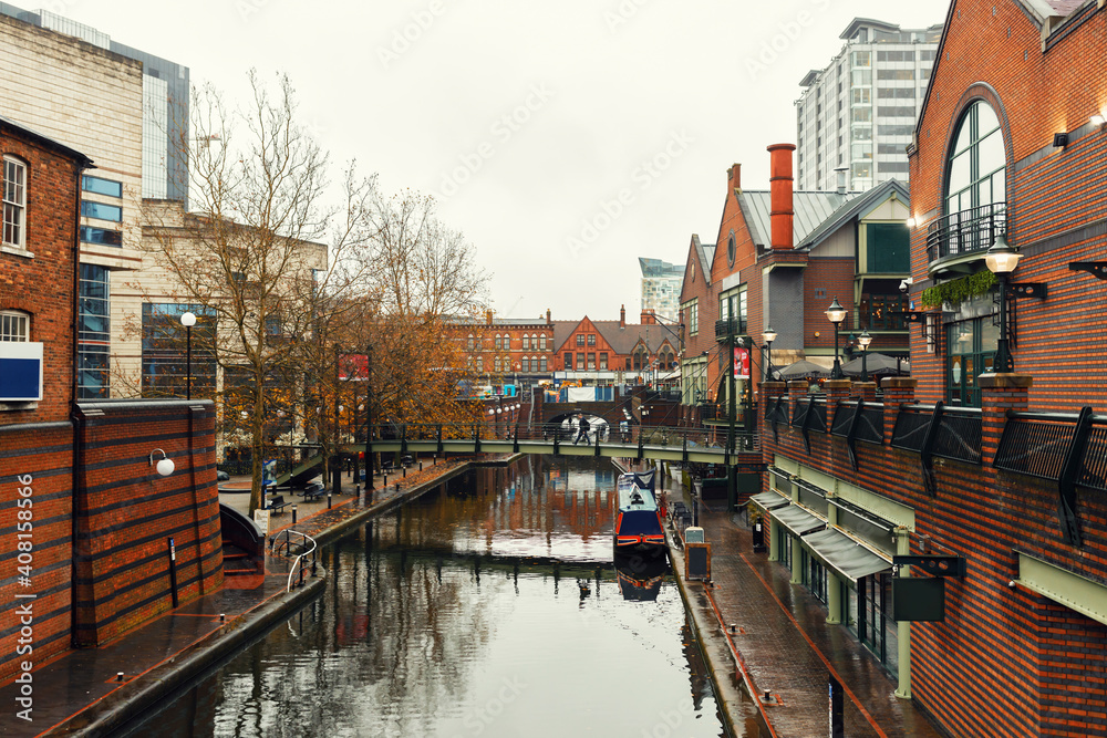 Birmingham is located in center of West Midlands region England on Birmingham Plateau. It is one United Kingdom's major cities, considered social, cultural, financial center of East and West Midlands.