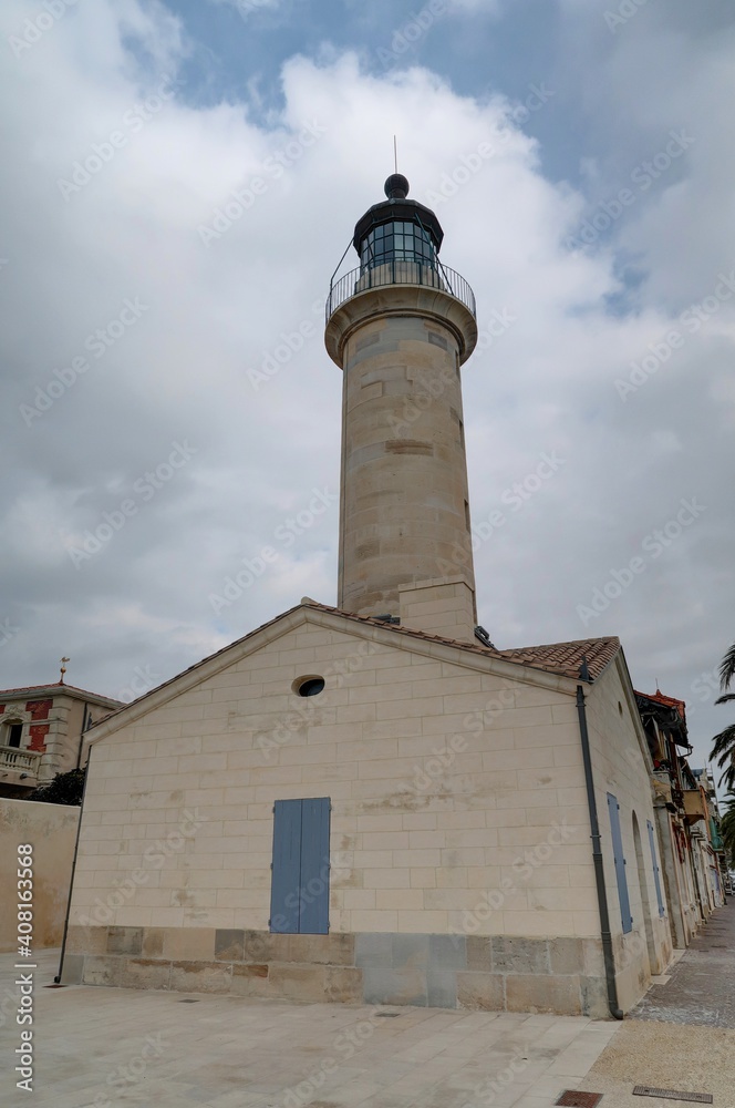 port du Grau-du-roi dans le Gard, phares et balises