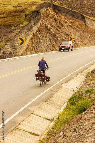 Recorriendo en bicicleta