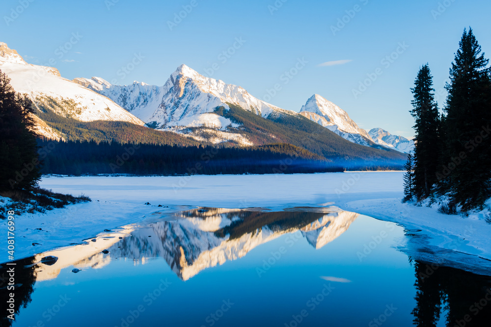 Beautiful view of Maligne Lake in Jasper National Park, Canada