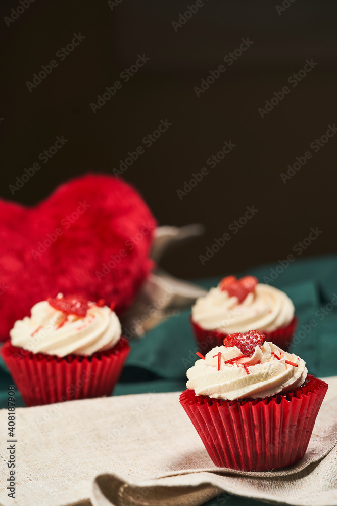  Delicious strawberry cupcake to give as a Valentine's day gift