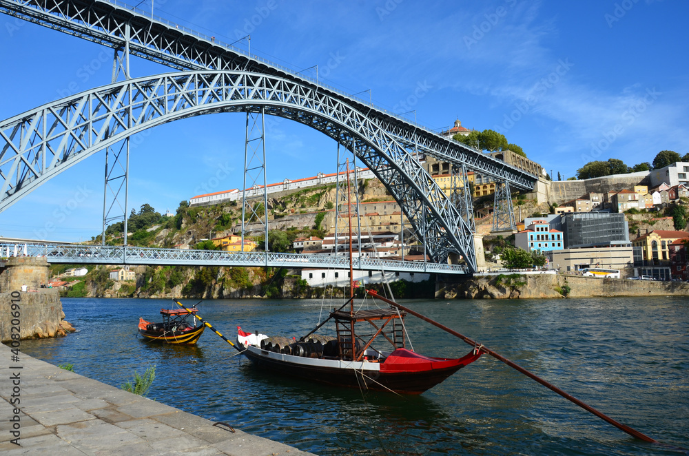 Bridge over the river in Porto