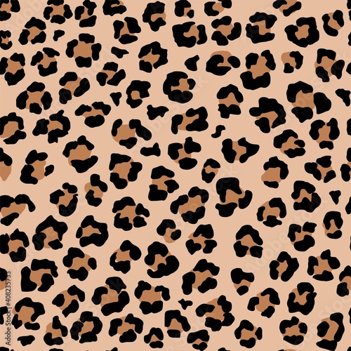 Leopard seamless pattern. Wild animal print. Vector african camouflage skin illusration.