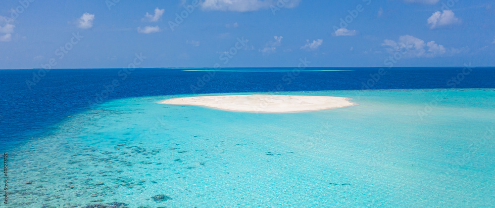 Obraz premium Dream island. Amazing exotic paradise with coral reef and shallow ocean lagoon, fantasy beach, turquoise water and blue sky. Stunning luxury travel destination, summer vacation, adventure