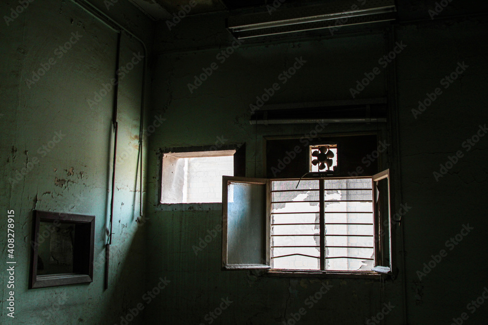 Obraz premium Abandoned bathroom