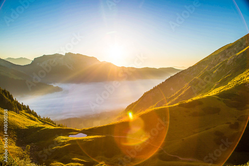 Sonnenaufgang in den Alpen