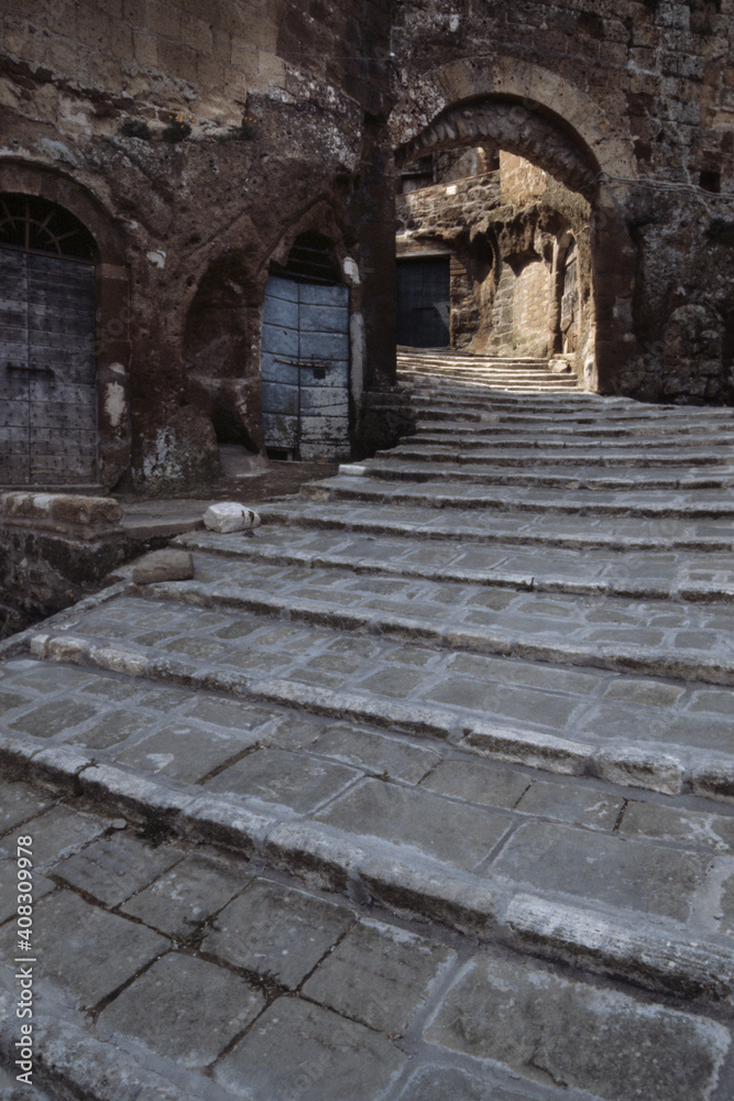 Treppenaufgang zur mittelalterlichen Stadt Pitigliano